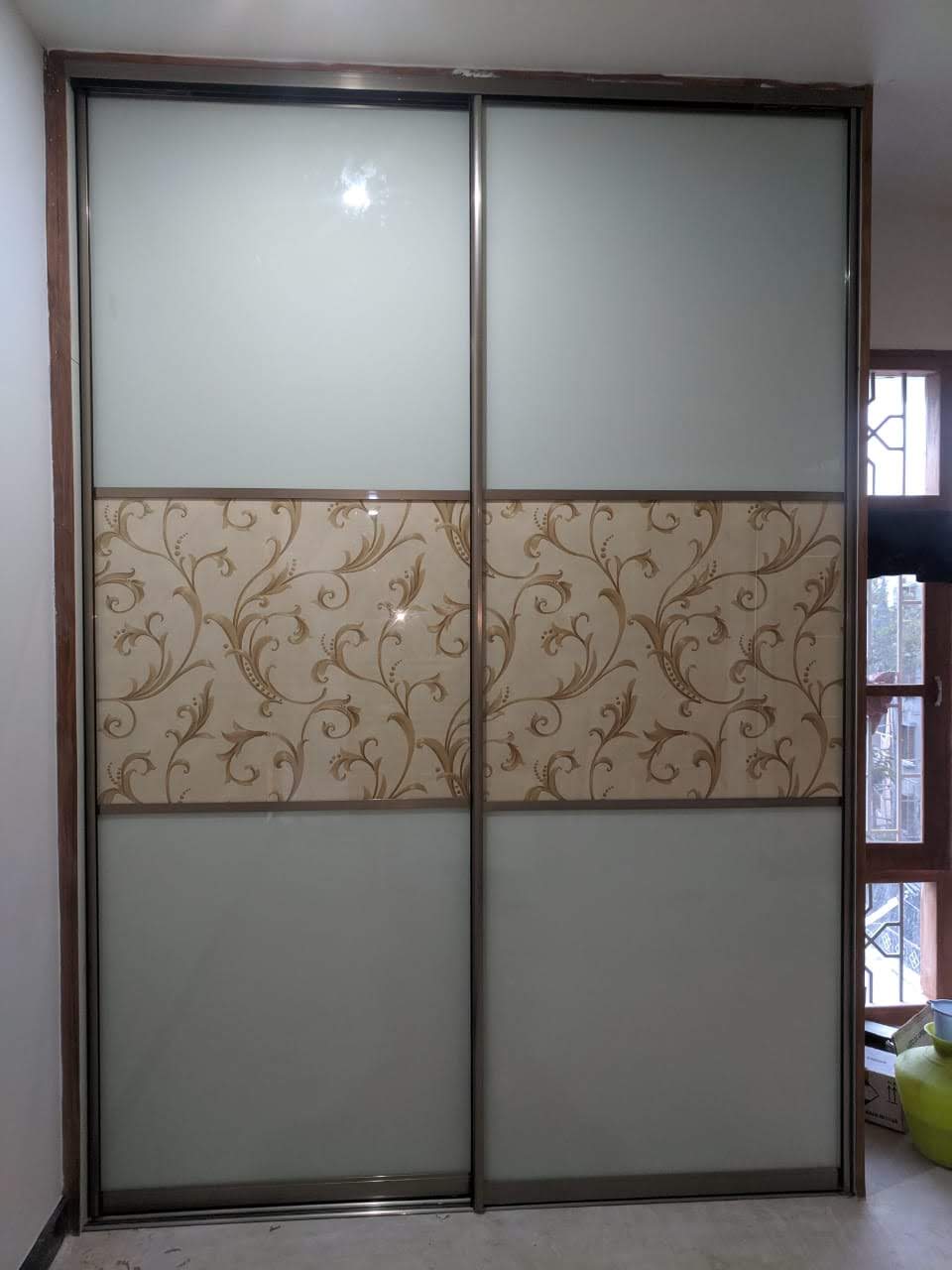 select-your-lacquer-glass-wardrobe-today-in-gurgaon-largest-manufacturing-brand-in-gurugram-gurgaon-india